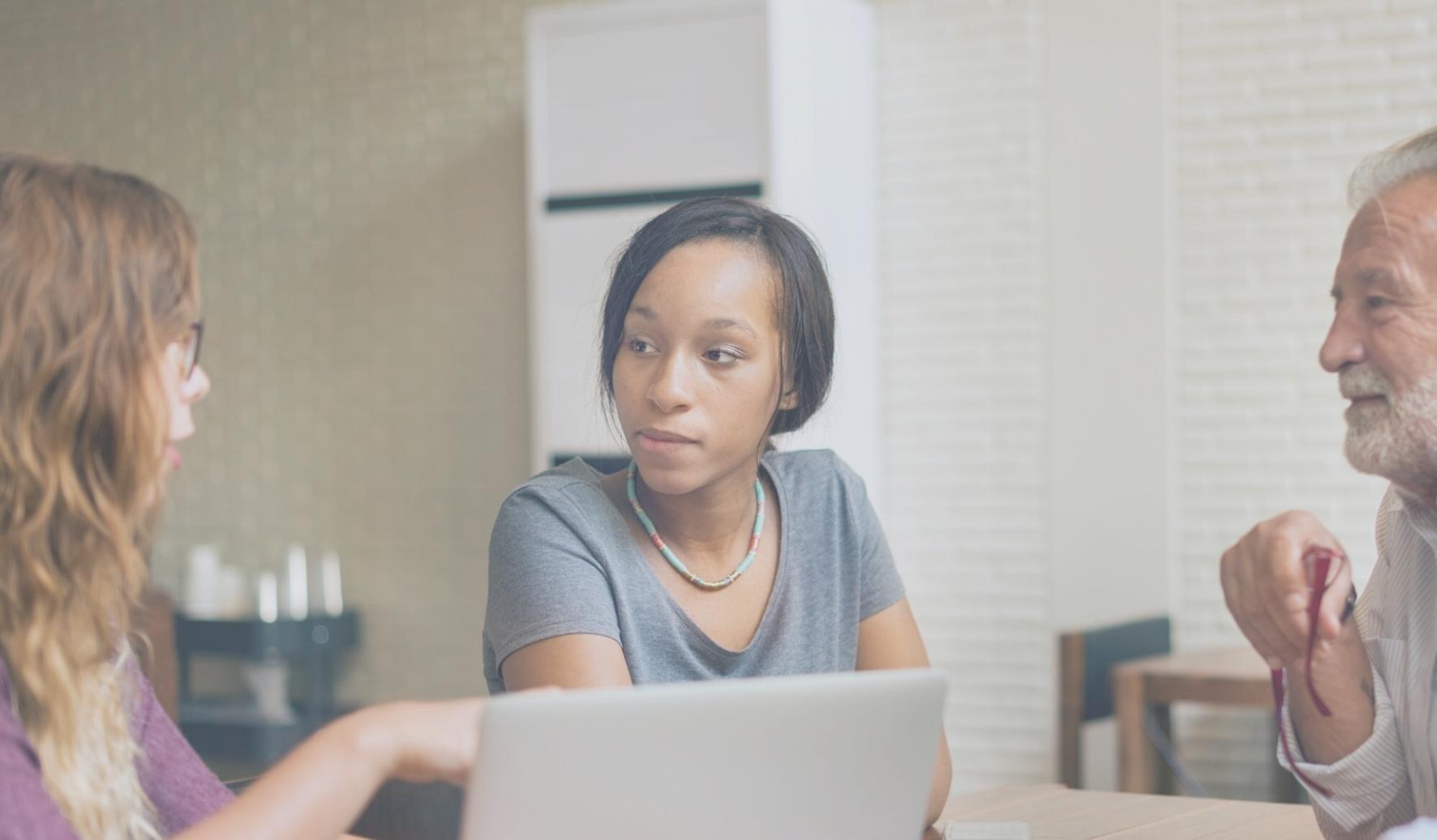 Séance de formation budget familial en groupe